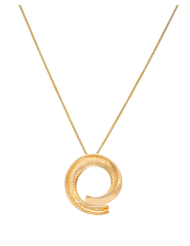 Dije en Forma Semi-Circular Dorado